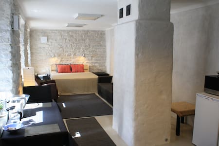 Künstlerische Studiowohnung