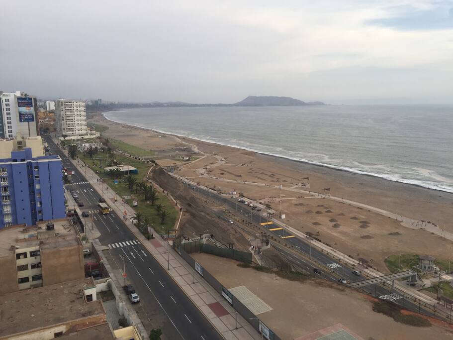 Vista espectacular del balcón y dormitorios.