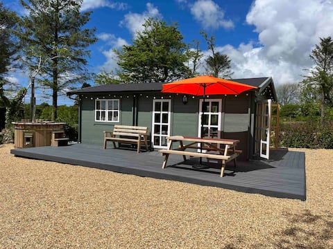 The Cabin - exclusively yours. Space to breathe!