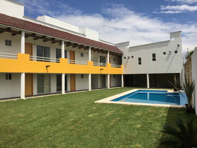 Residencia con jardín y alberca, 40 personas