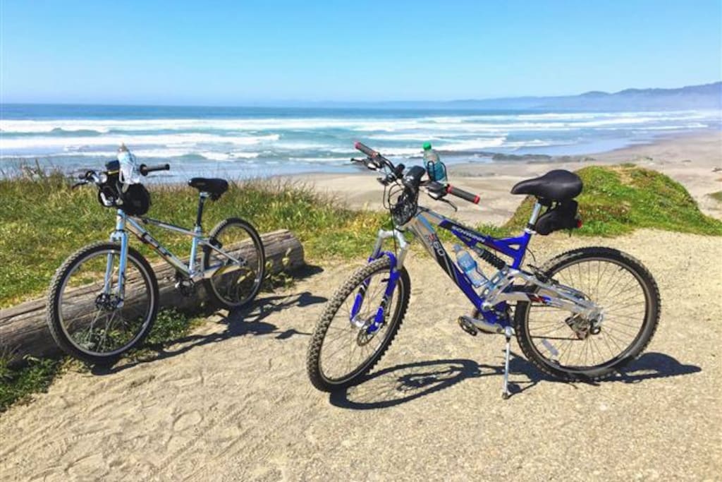 Fist come first serve bikes available for use on our amazing trail along the bluffs just two blocks from us❤
