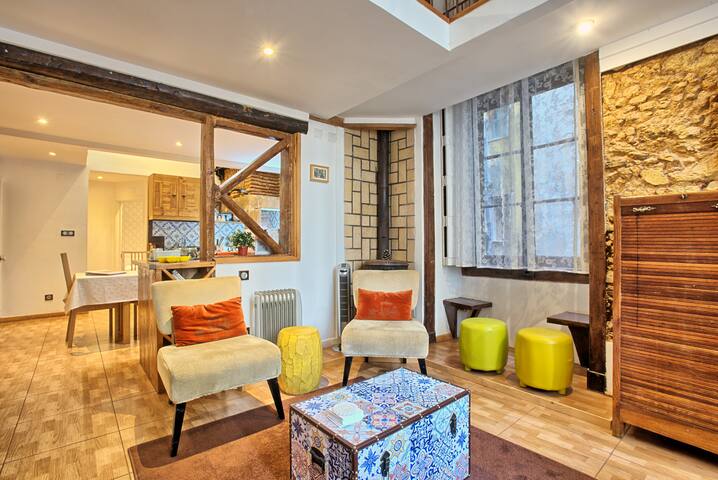 TRV1 – Charm in historic Alfama with A/C gallery image 2