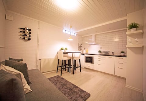 Top performing Airbnb: Quality place close to nature in Skärholmen