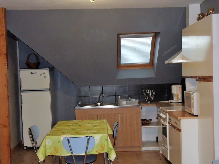 SALLE à MANGER - CUISINE