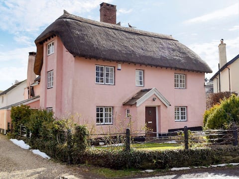 ESCAPE TO EXMOOR - Charming spacious cottage