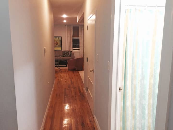 Comfortable Strivers Row Hideaway - Monthly Rental - ニューヨーク州