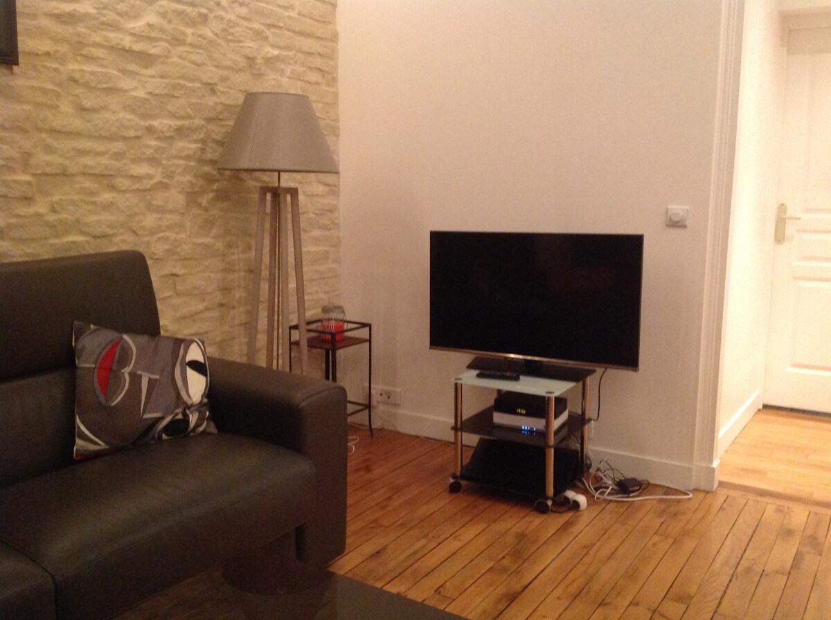 Popular Airbnb listing: Comfortable 2-room apartment near Paris in Montrouge