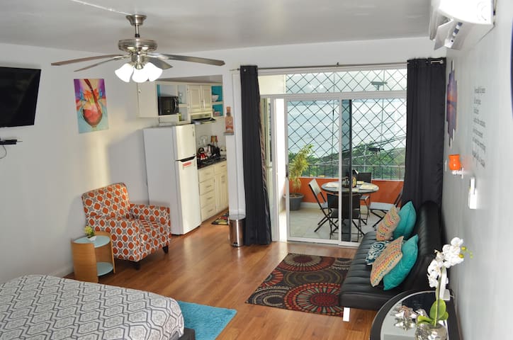 BAYVIEW*** CITY AND OCEAN-VIEW / with ROOFTOP POOL