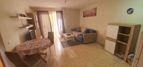 Cozy 1 bedroom apartment in prime area.