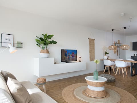 Popular Airbnb listing: BizStay Harbour 48A in Vissershaven