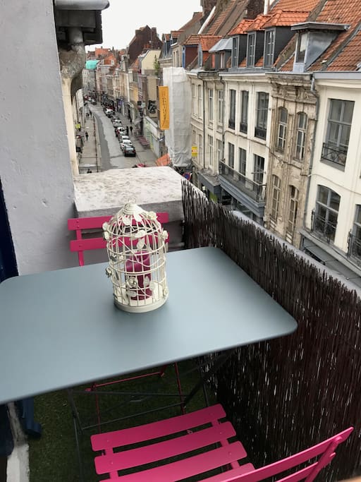 PETIT DEJeuNER POUR DEUX EN TERRASSE