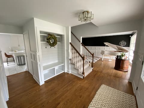 4BR Colonial Home (Executive or Family Rental)