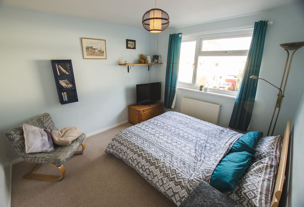 Guest bedroom