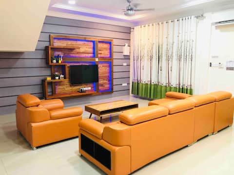 DaLeN HOMESTAY Double storey Terrace