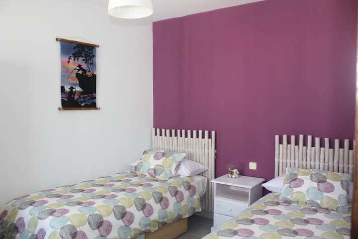 Spálňa s 2 samostatnými lôžkami na hornom poschodí