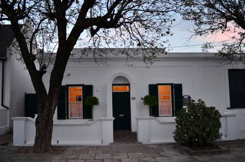 De Kothuize 10 Self-catering Cottage