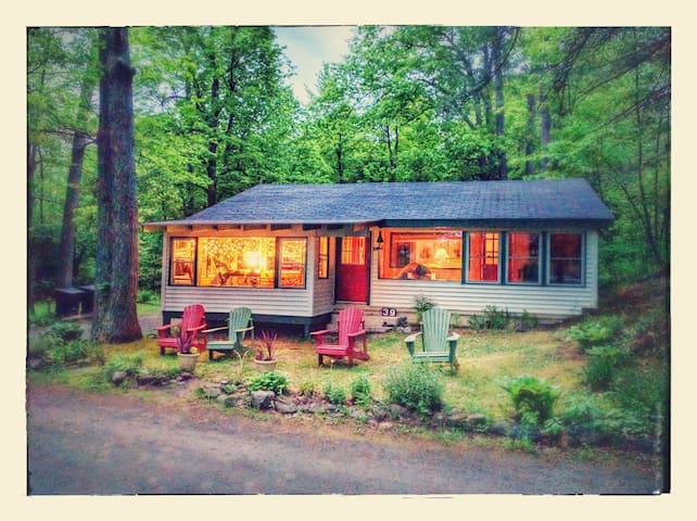 Pocomoonshine Camp - Rustic Jewel by the Lake