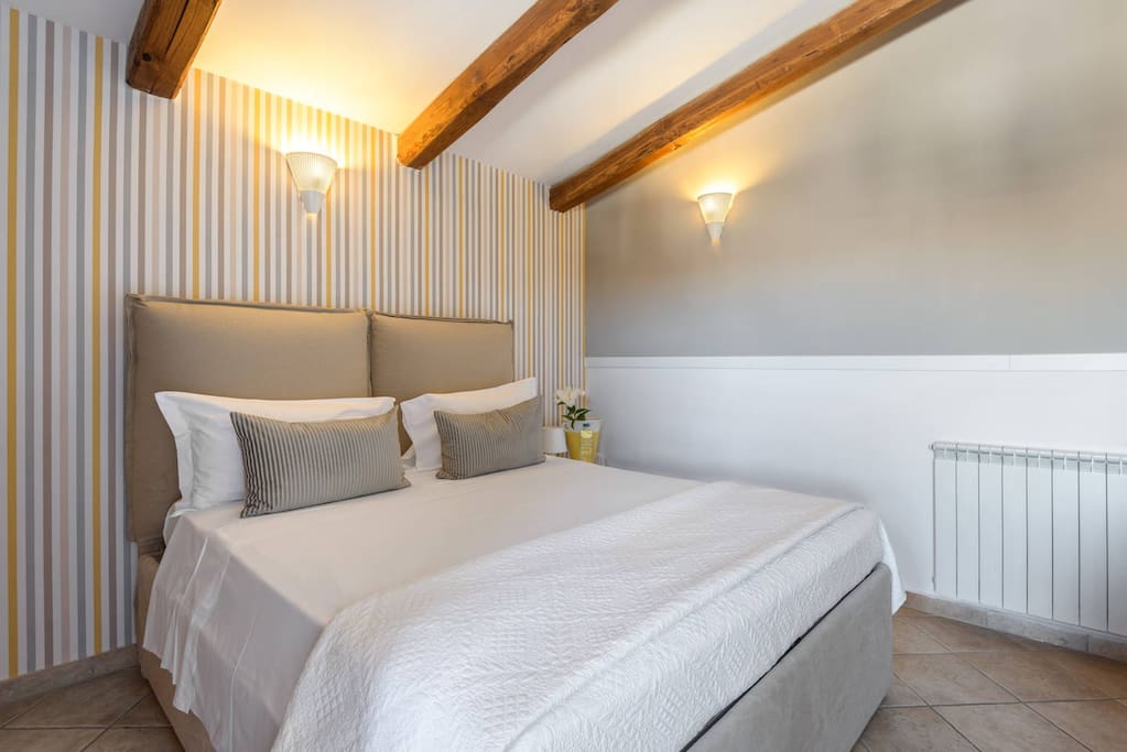 KING SIZE BED