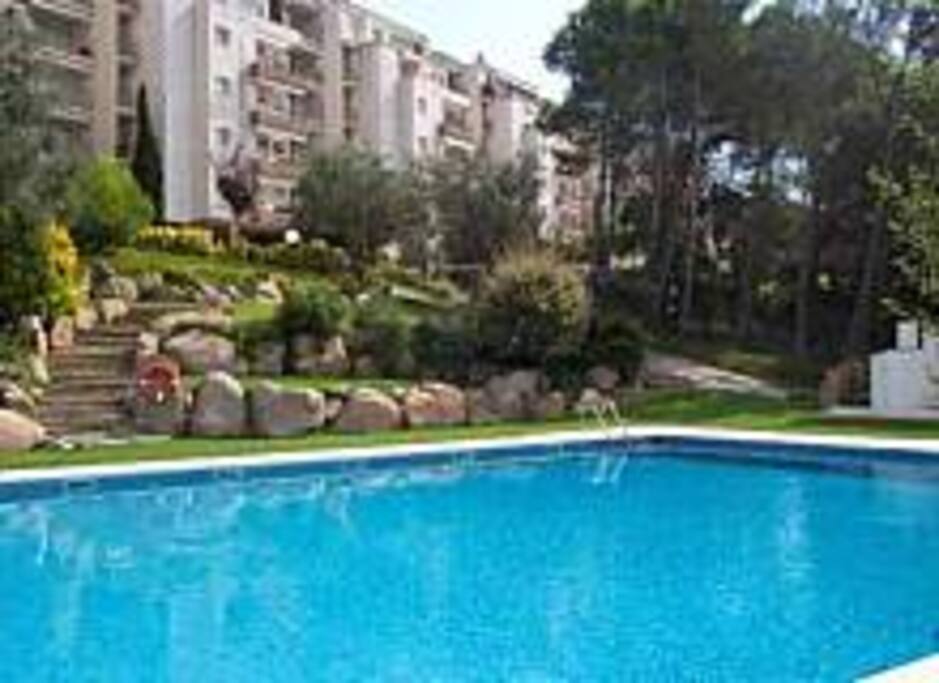 PISCINA