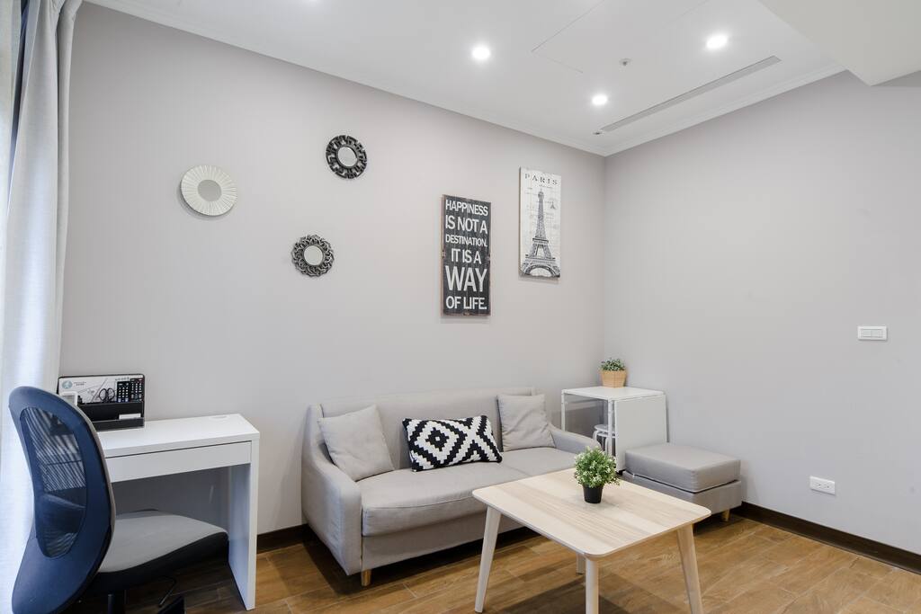 Living area with cable TV and free WiFi