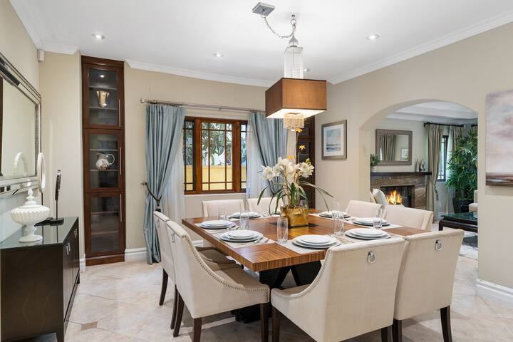 117 Luxury Sherman Oaks Dream Home gallery image 5