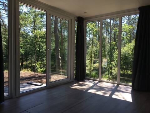 Atmospheric BosBungalow 11 Veluwe incl.  2 ebike's