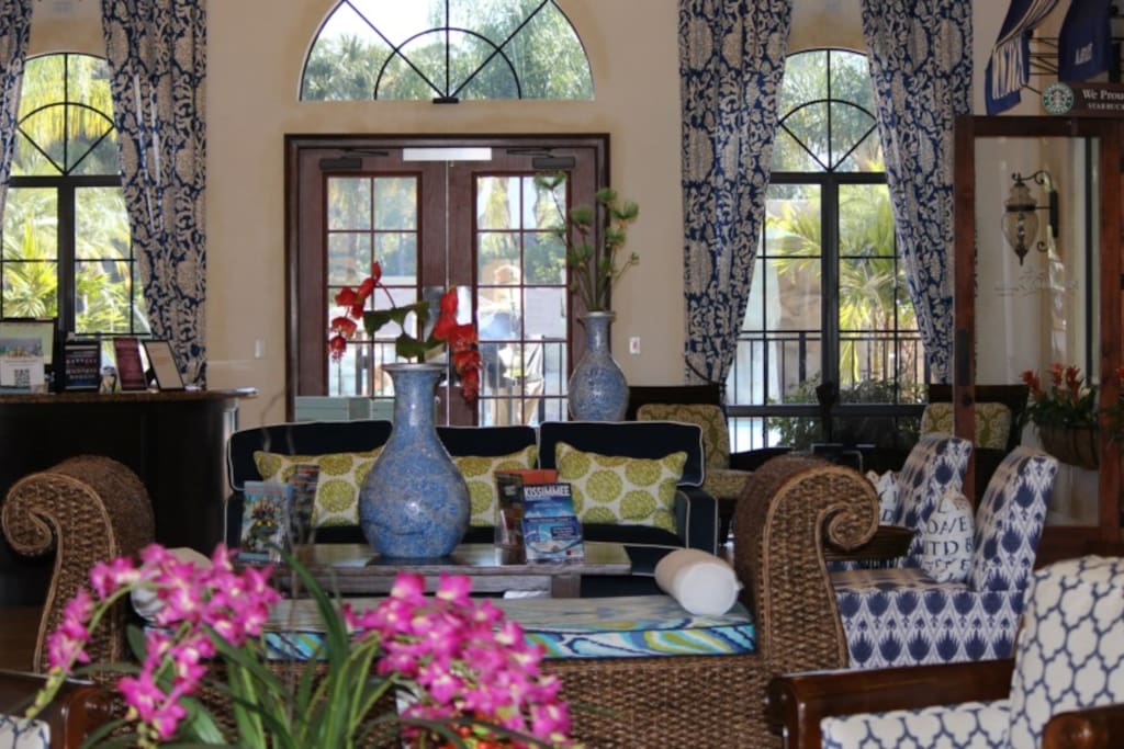 Paradise-Palms-Resort-Clubhouse-Lobby