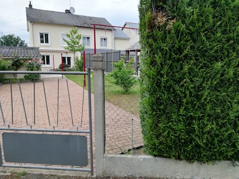 15 min walk to the circuit house for rent