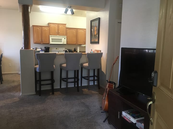Stay Play Vacay Chandler Condo - Chandler, AZ