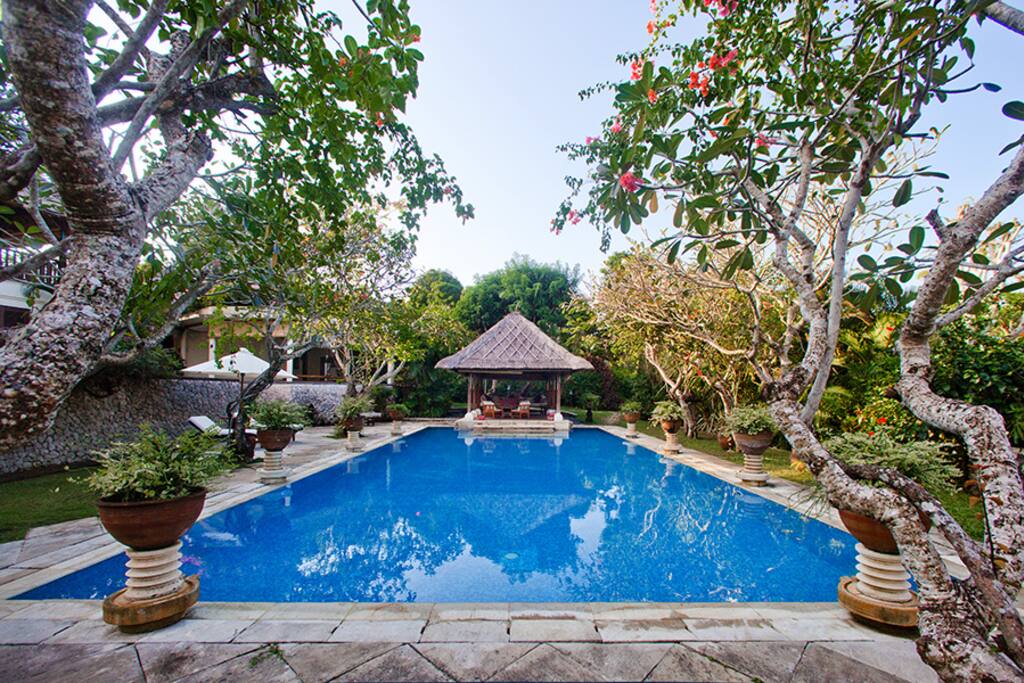 Garden villa pool