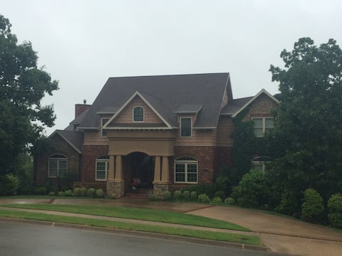 7000 sq ft of modern comfort