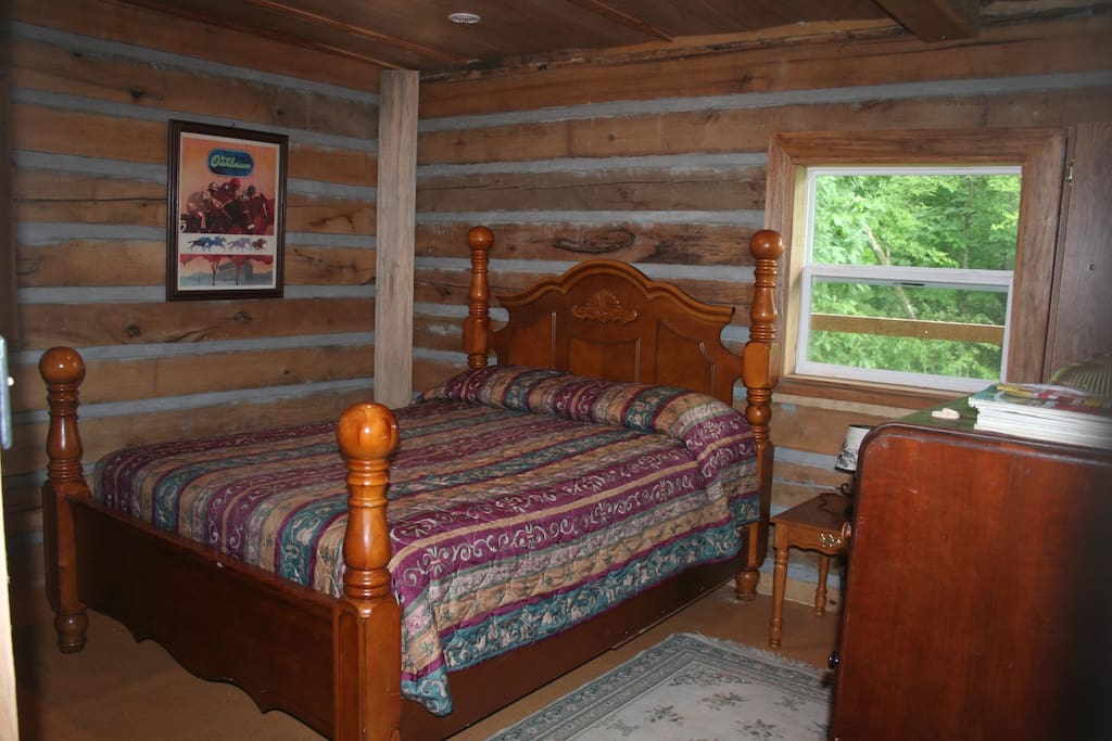 Farm StayRustic Log Cabin on Healthy Organic Farm Bed & Breakfasts