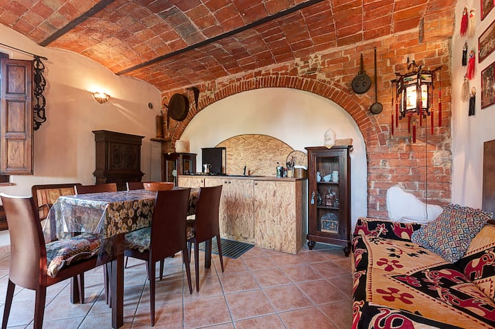 Всекидневна с кухня и разтегателен диван