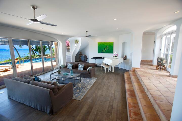 Big Beautiful Maui Beach House gallery image 5