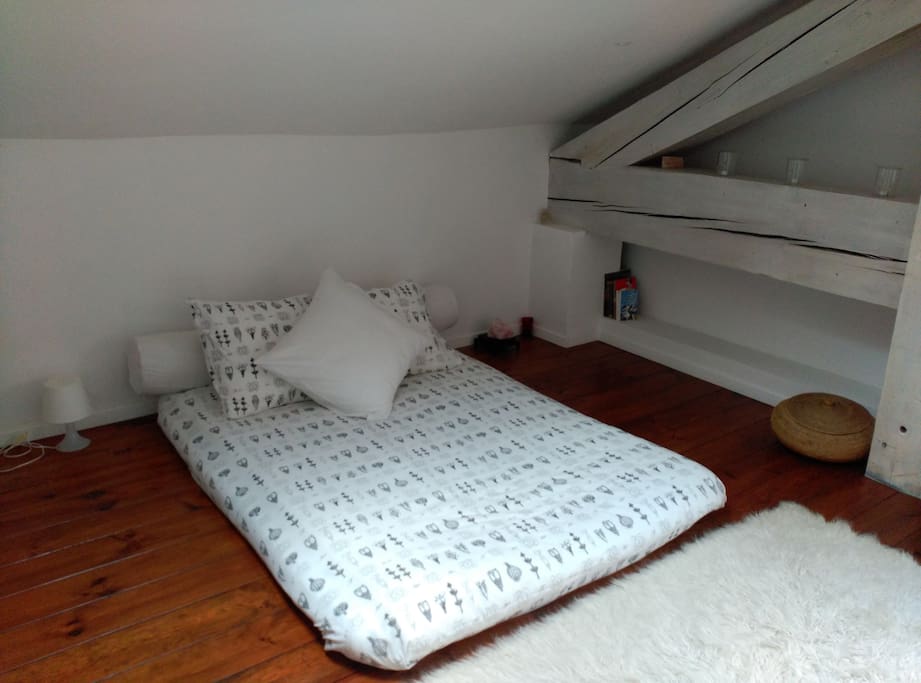 Chambre avec futon 1.40m (lit japonais)