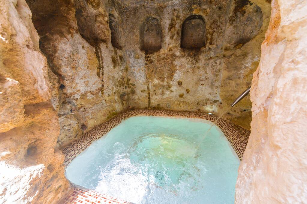 jacuzzi