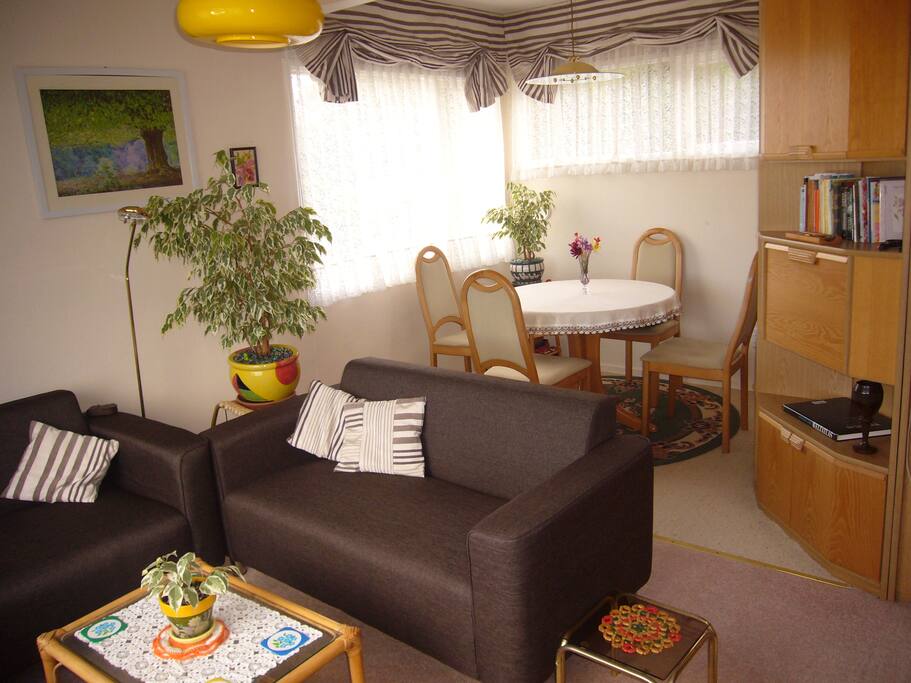 Lounge & Dining area