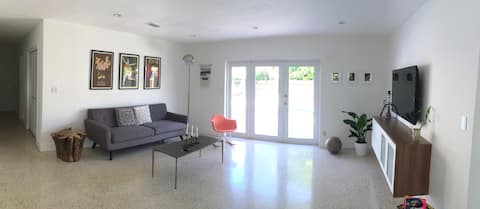 Successful Airbnb property: Charming house with private pool & large patio in Westchester