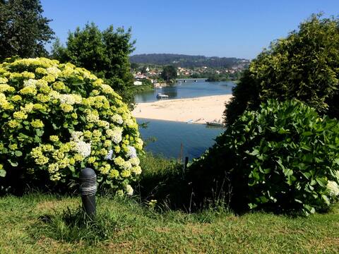 House with a way down to Miño Beach. A Coruña
