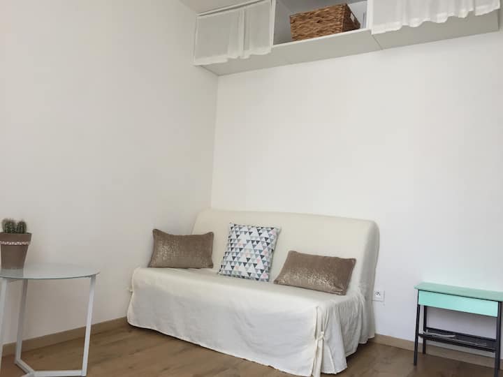 STORA VÄGGSKÅP HÖGT FÖR FÖRVARING