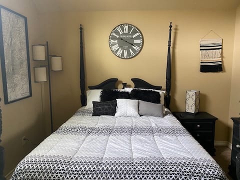 Convenient, Comfy, Spacious, and Quiet Bedroom