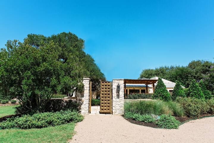 Beautiful Boutique Lodge & Vineyard gallery image 2