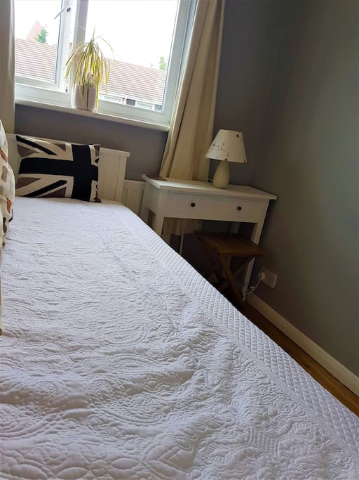 Single day bed with orthopaedic mattress