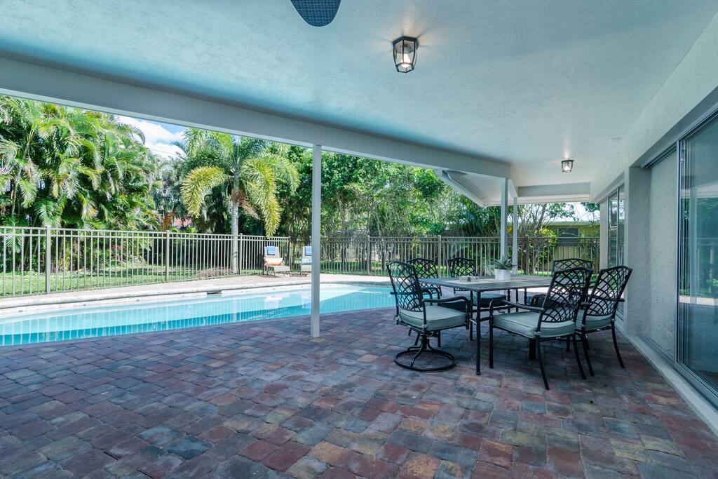Top 100 Airbnb Rentals in Naples, Florida