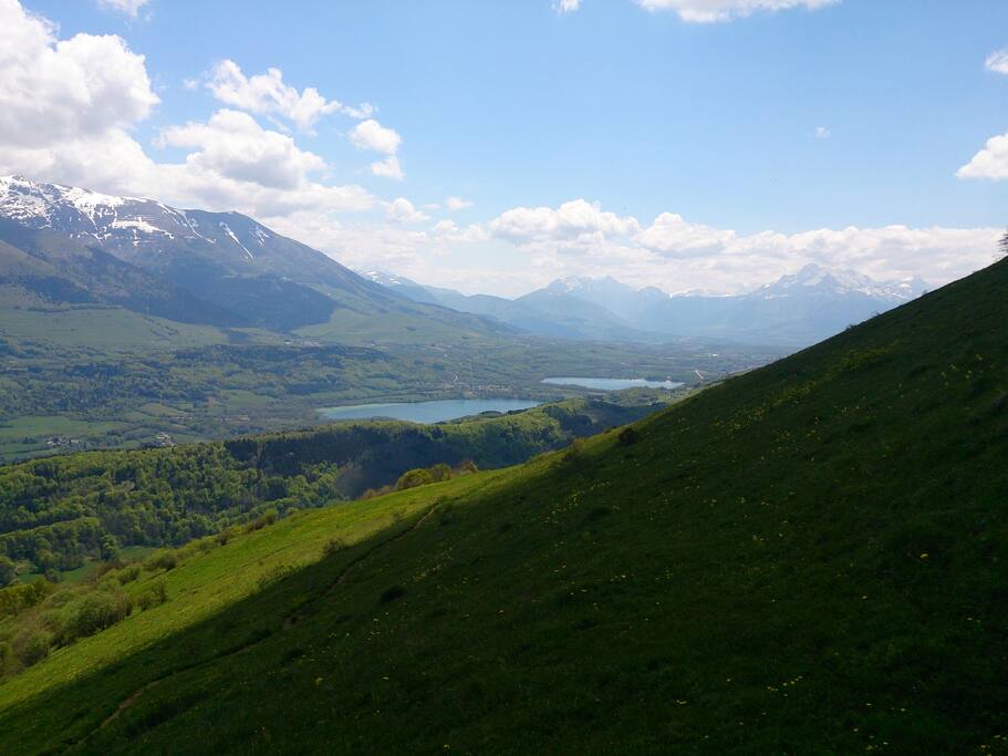 Vue sur les lacs se situant à 1km