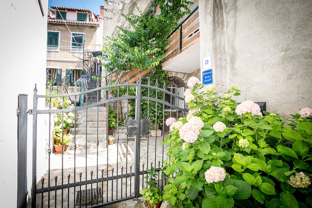 house gate