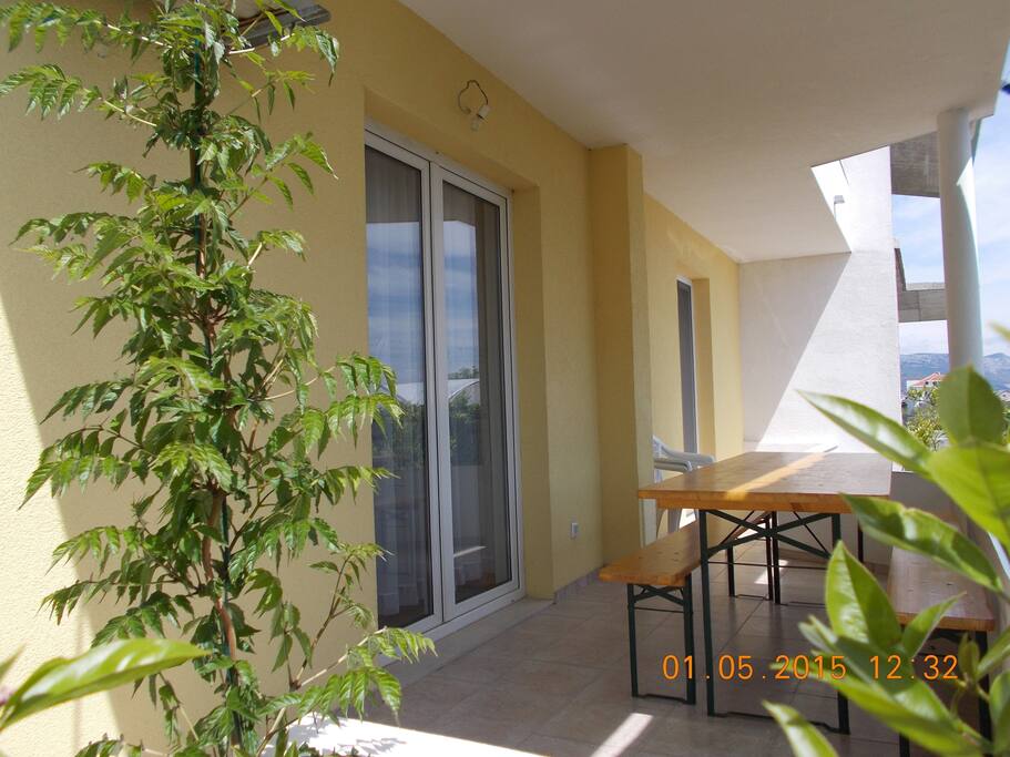 A1(2+3): terrace