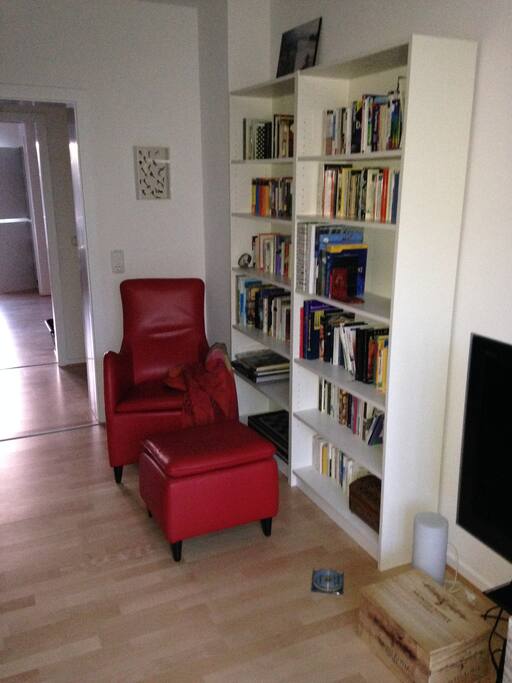 Wohnzimmer mit Leseecke