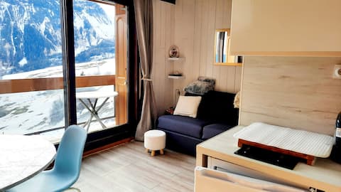 Top performing Airbnb: Cobalt, alcove studio in Villarembert
