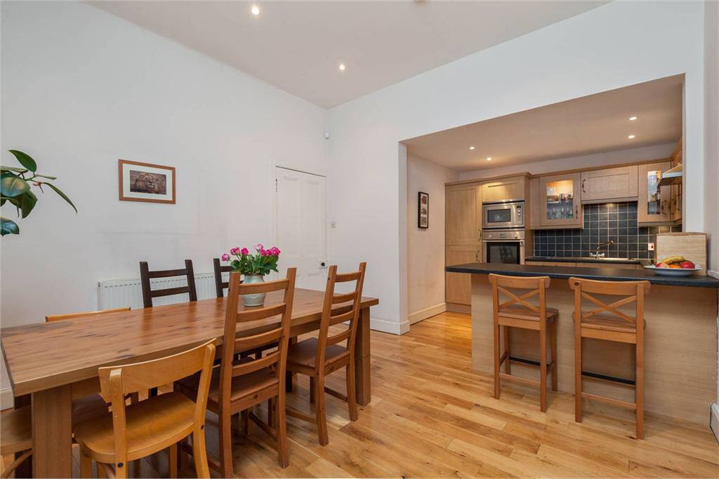 Kitchen / Dining space